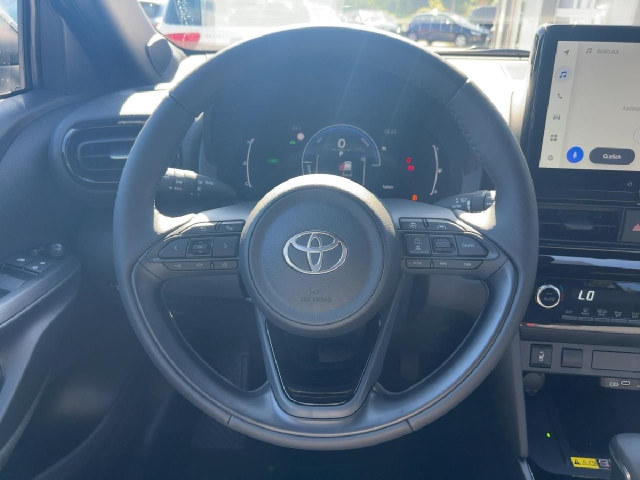 Fahrzeugabbildung Toyota Yaris Cross 1,5 Hybrid Teamplayer *Safety+Winter