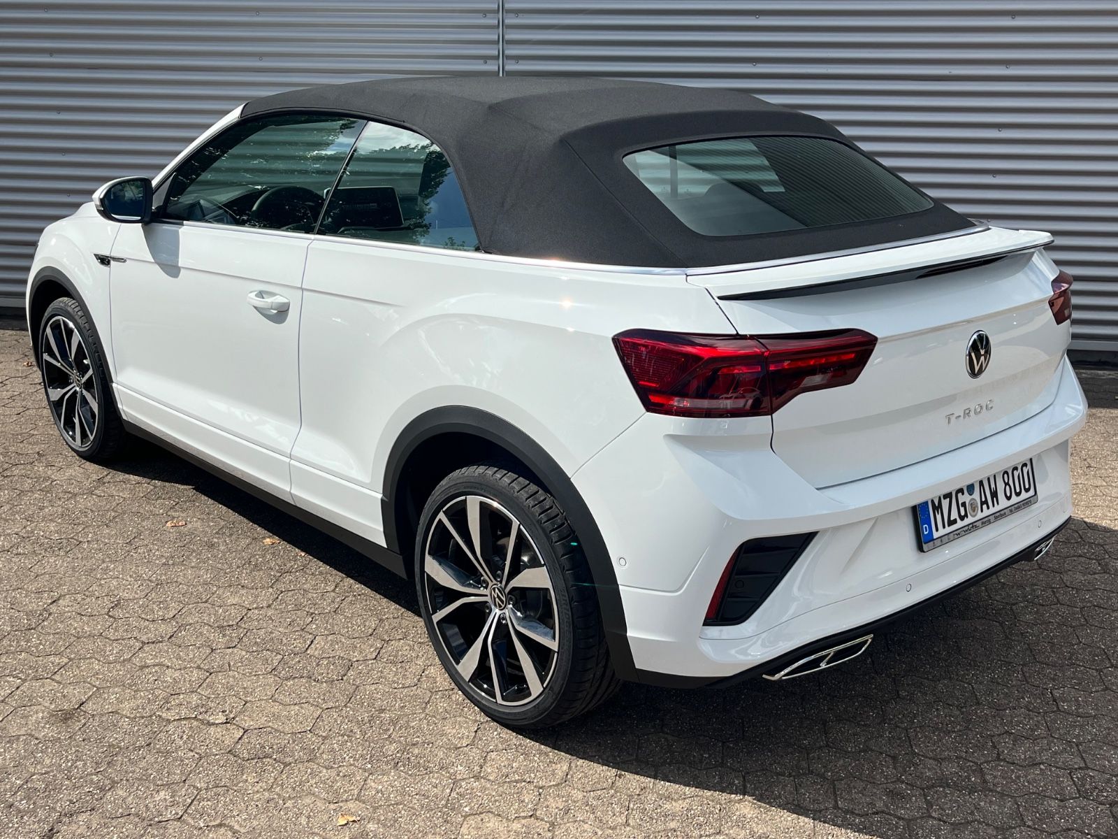 Fahrzeugabbildung Volkswagen T-Roc Cabriolet R-Line 1.5 TSI DSG ACC Kamera