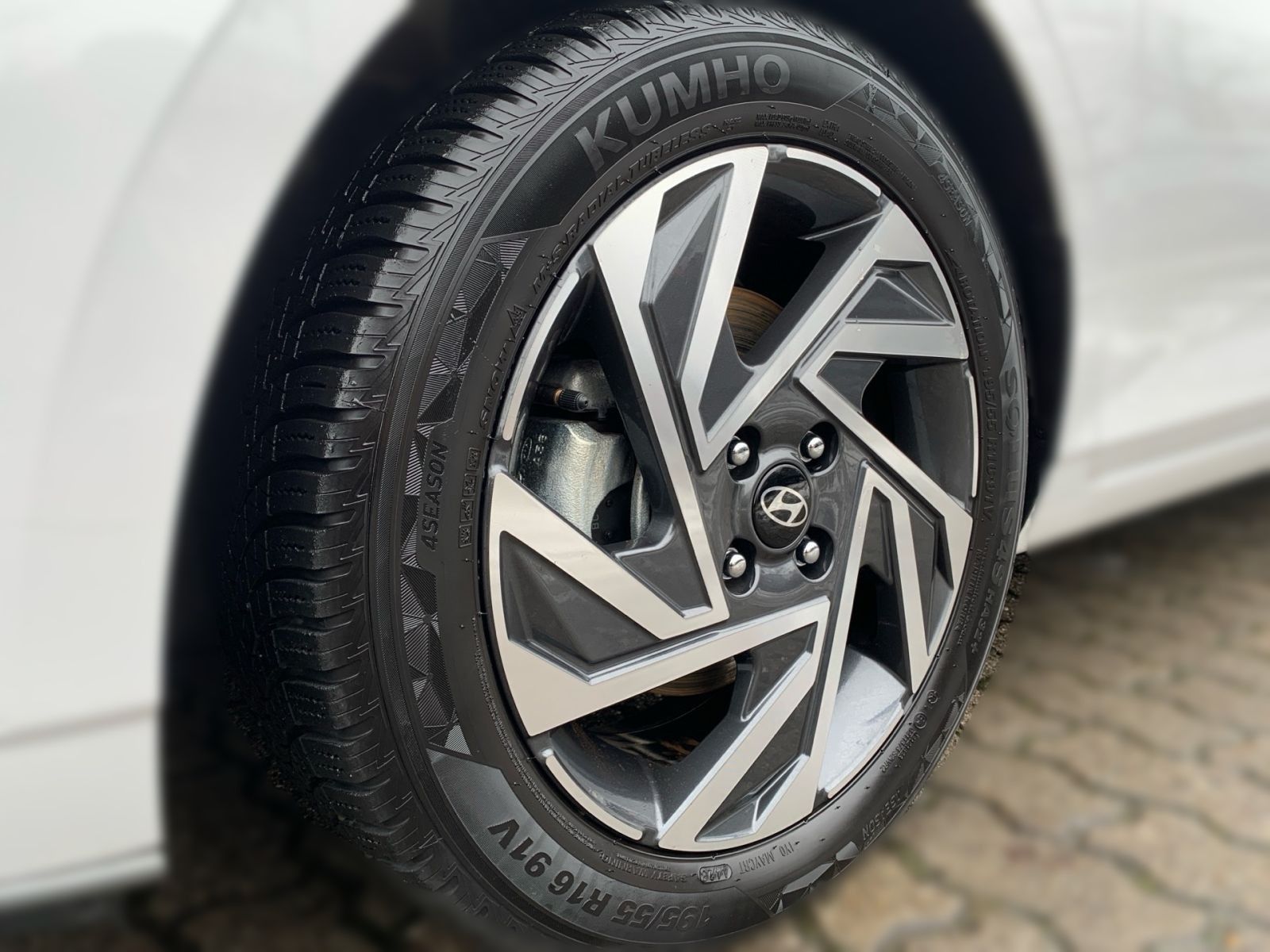 Fahrzeugabbildung Hyundai i20 1.0 T-GDI Trend Navi LED BOSE 1Hd