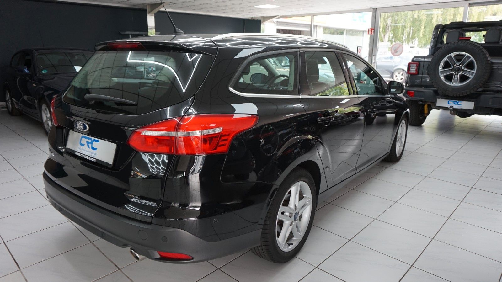 Fahrzeugabbildung Ford Focus Turnier Titanium  4,4L / 100 Verbrauch
