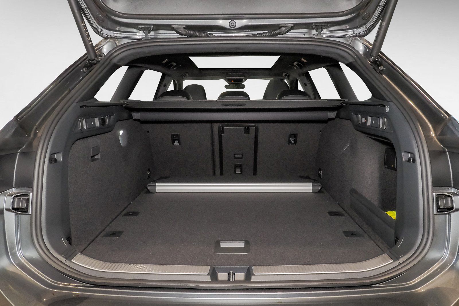 Volkswagen Passat R-Line 2,0 l TDI SCR 4MOTION 142 kW 193 foto 6