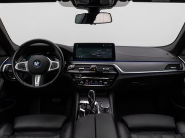 Fahrzeugabbildung BMW 530d Tour Luxury HUD ACC H/K AHK Komfortsitz 20"