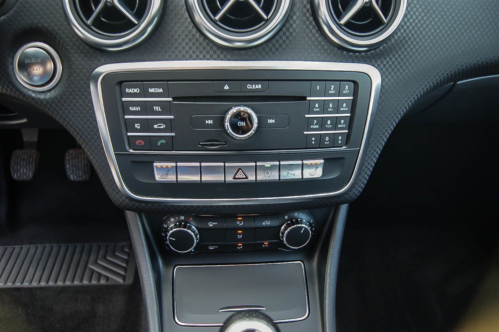 Fahrzeugabbildung Mercedes-Benz A 180 BlueEfficiency URBAN KAMERA XENON NAVI PDC