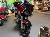 Harley-Davidson Street Glide CVO - HARLEY-DAVIDSON CVO