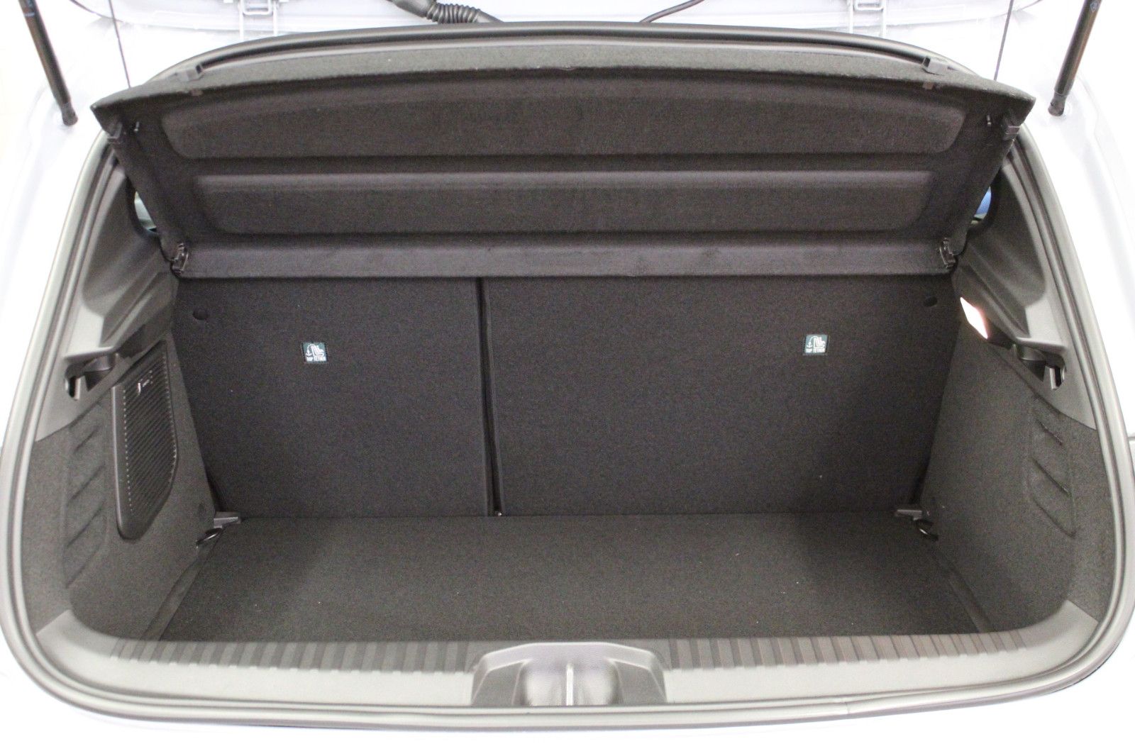 Fahrzeugabbildung Renault Clio TCe 90 Techno *Look-Paket*Winter-Paket*Bose