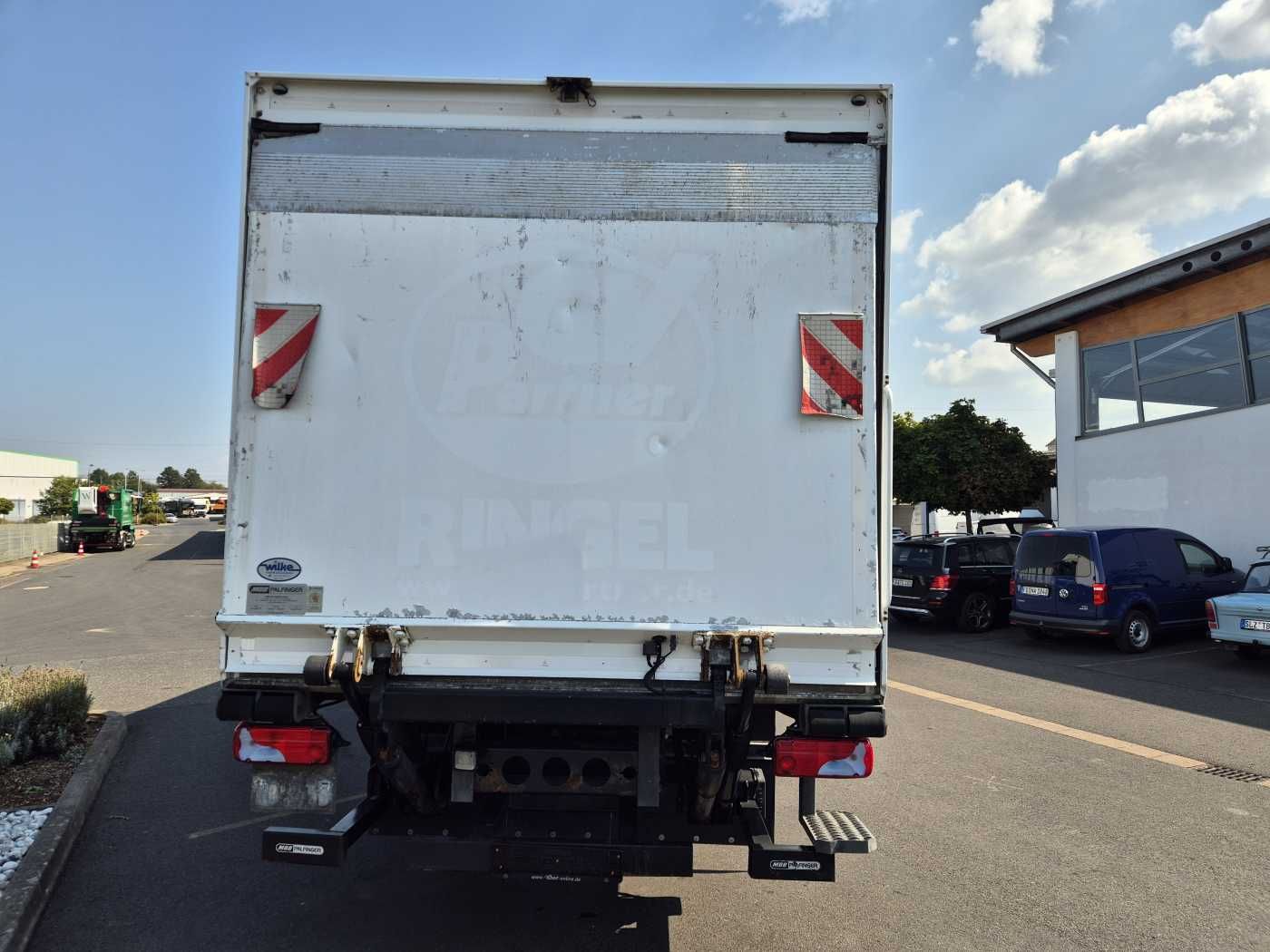 Fahrzeugabbildung MAN TGM 18.290 4x2 LL Carrier Supra 950Mt LBW