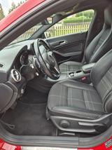 Mercedes-Benz CLA 220 CDI DCT Urban Urban - rote Mercedes-Benz CLA 220