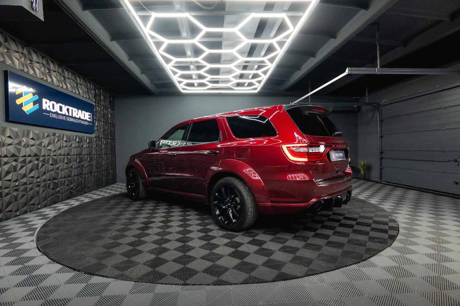 Fahrzeugabbildung Dodge Durango 5.7 V8 SRT 4x4 Night-Paket WIDEBODY 19%