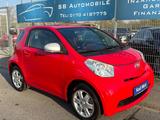 Toyota IQ + 1,0-l-VVT-i - rote Toyota IQ
