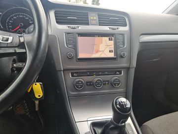 Volkswagen Golf - 9