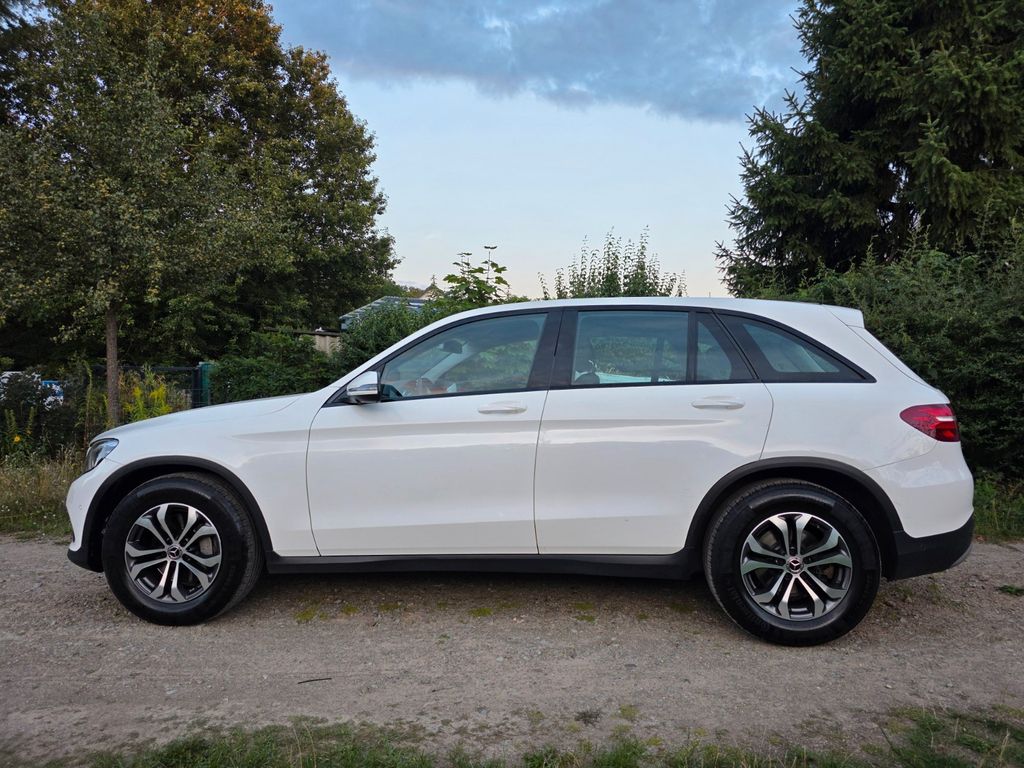 Image of Mercedes-Benz GLC 250
