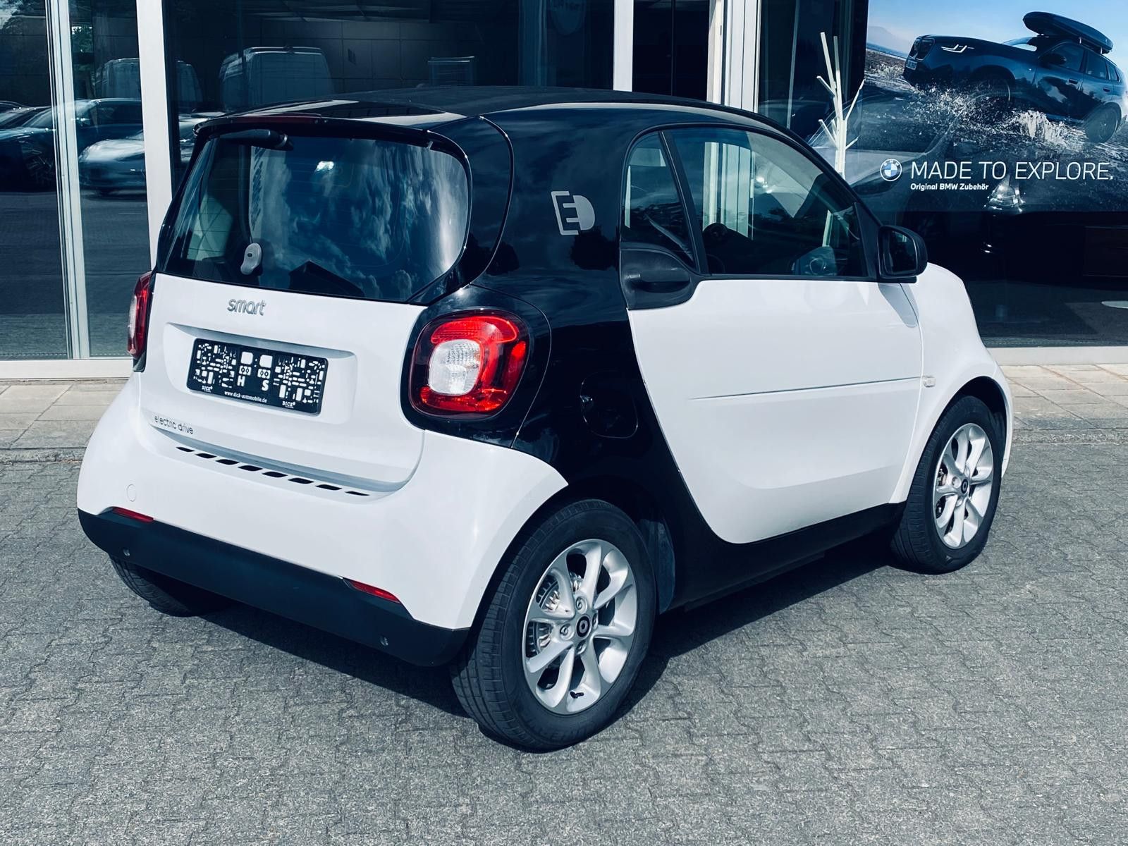 Fahrzeugabbildung Smart ForTwo electric drive 60KW GEPFLEGT+TEMP+MFL+LM