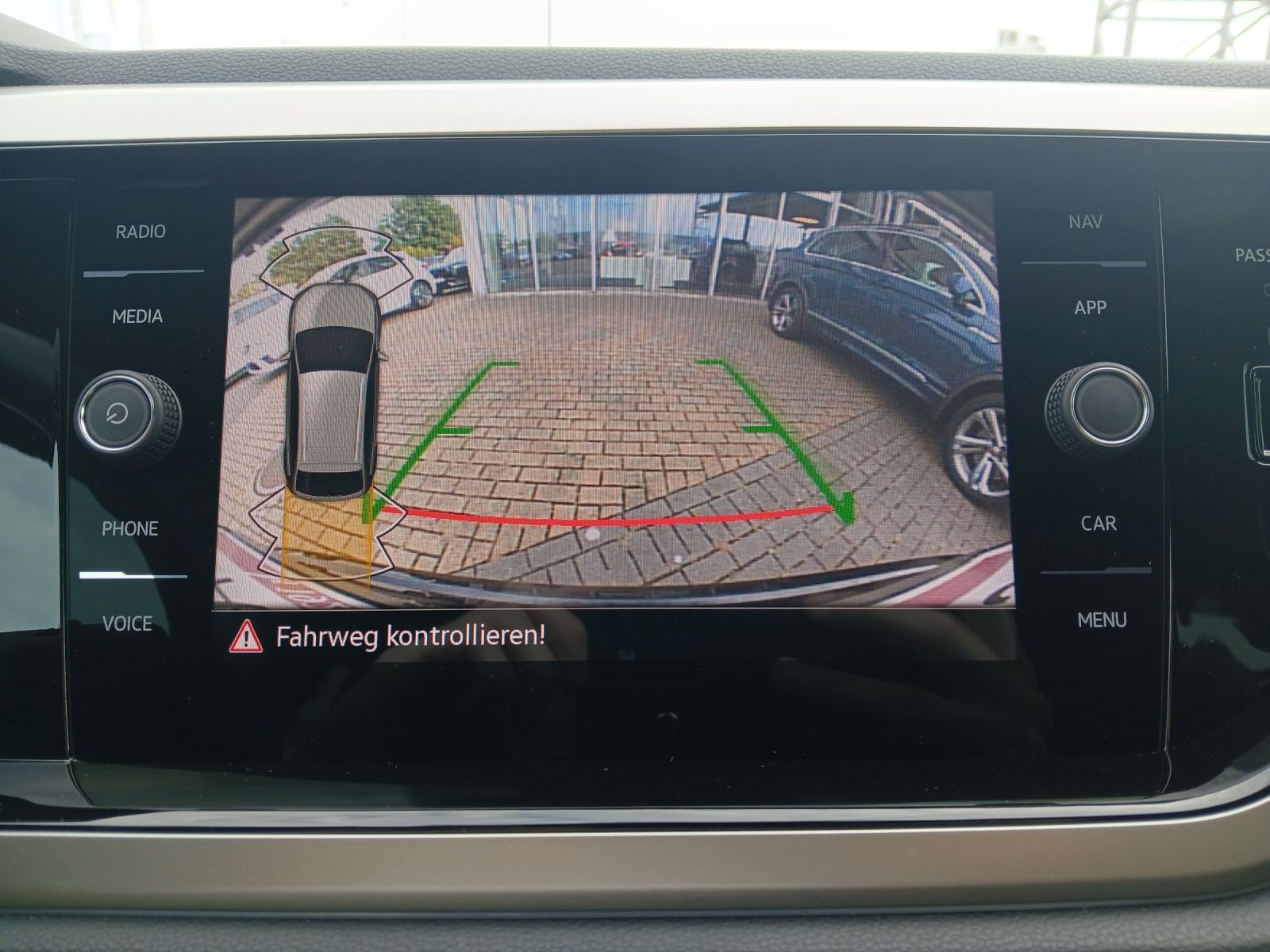 Fahrzeugabbildung Volkswagen Taigo Life TSI DSG IQ.Light ACC SHZ RearView 17"