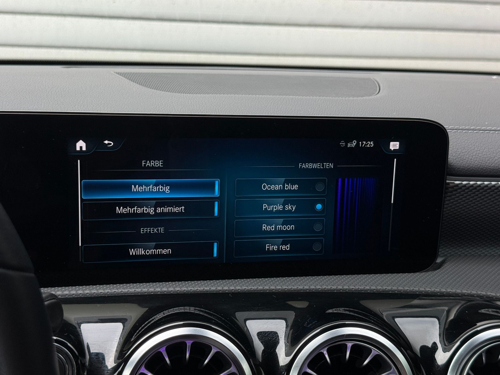 Fahrzeugabbildung Mercedes-Benz CLA 250e Shooting Brake Aut Leder Navi LED SHZ