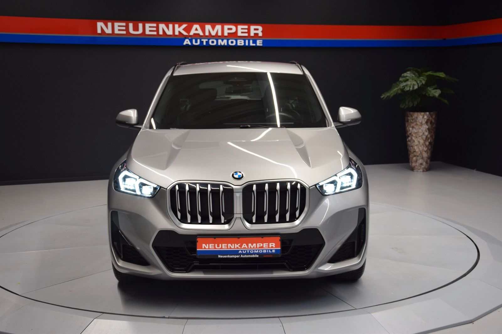 Fahrzeugabbildung BMW X1 sDrive 20 i M Sport ACC Leder H&k LED Kamera