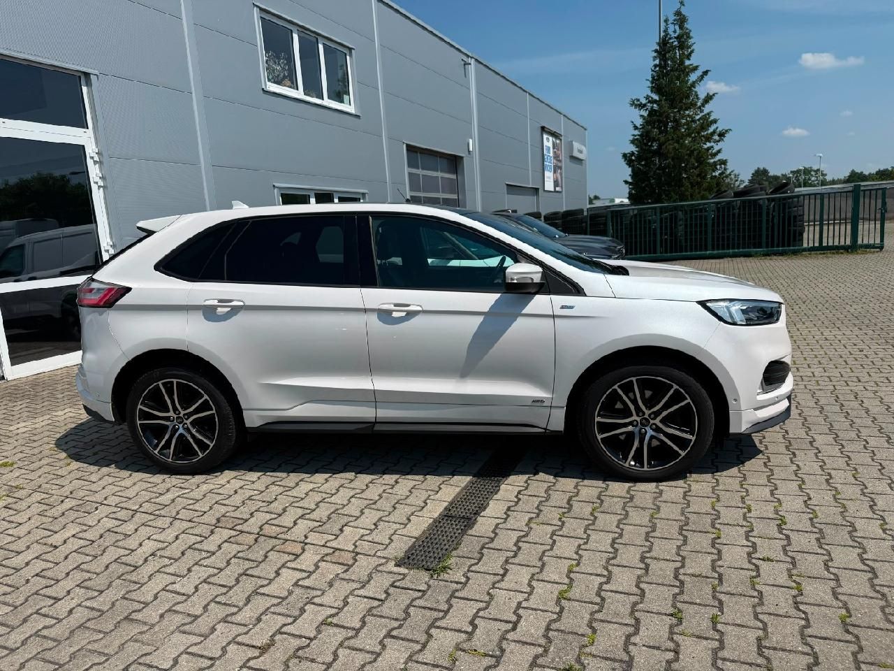 Fahrzeugabbildung Ford Edge ST-Line 4x4 Pano, AHK, Vollausst., Matrix