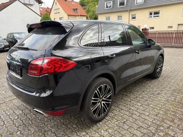 Porsche Cayenne - 6