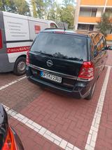 Opel Zafira B 1.8 Family Plus - Opel Zafira in Frankfurt (Main)