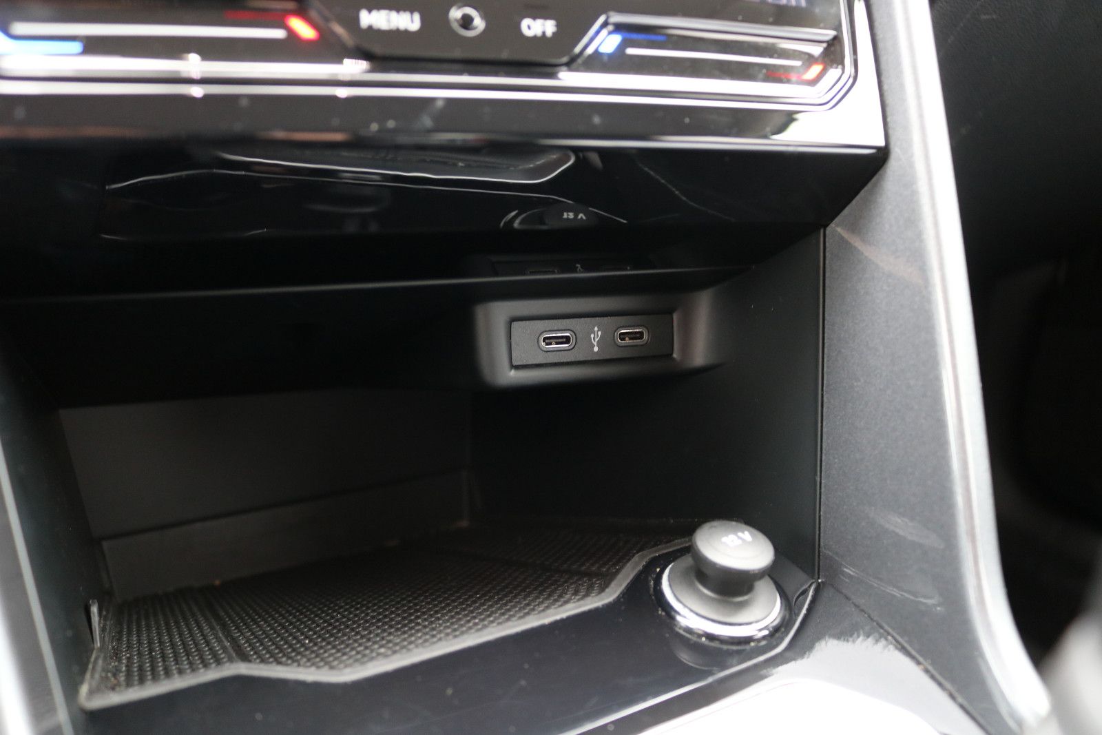 Volkswagen T-Roc Style 1.0 TSI /Massage/Navi/ACC/ParkLenk/ foto 14