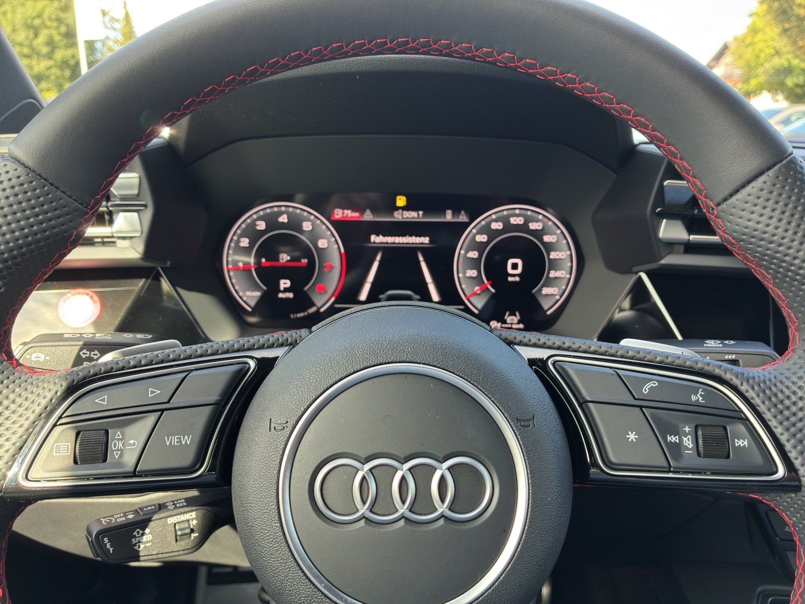 Fahrzeugabbildung Audi A3 Limousine 1.5 TFSI S-Line AHK,Kamera,LED,PDC