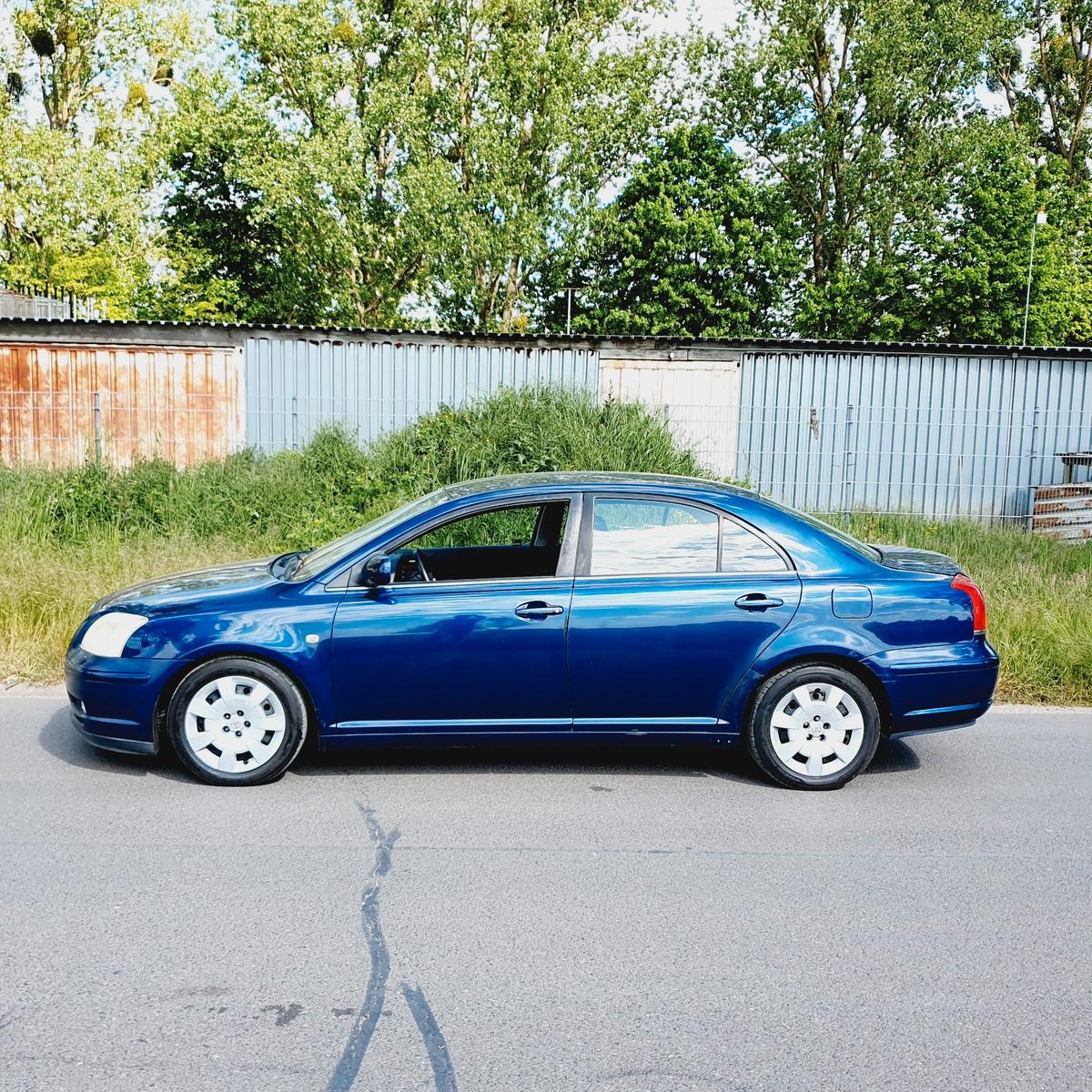 Toyota Avensis  2.0-l-VVT-i Automatik / Klima