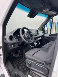 Mercedes Sprinter - 11