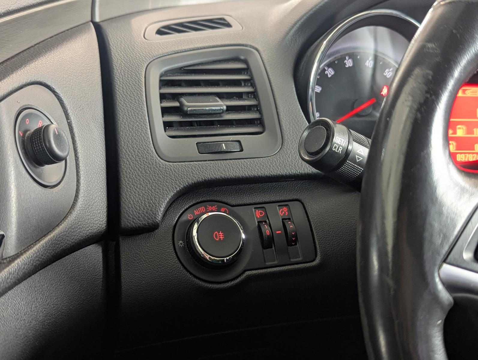Opel Insignia 2013 — photo 9