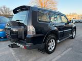 Mitsubishi Pajero 3.5 V6 Mivec Instyle °AHK°KLIMA°7-SITZER° - Mitsubishi Pajero: V
