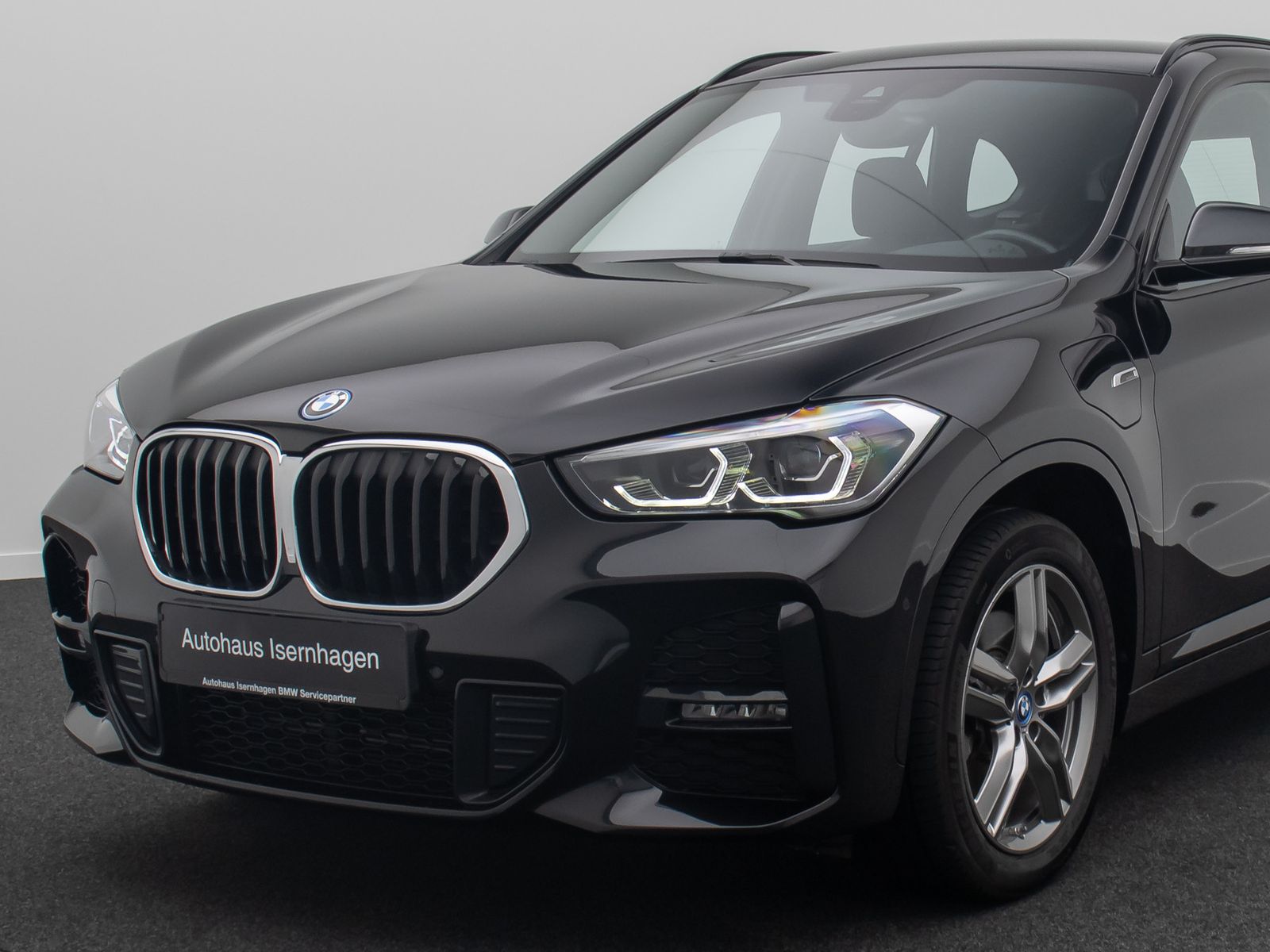 Fahrzeugabbildung BMW X1 xD25e M Sport Navi LED DAB GeschwindigReg 18"