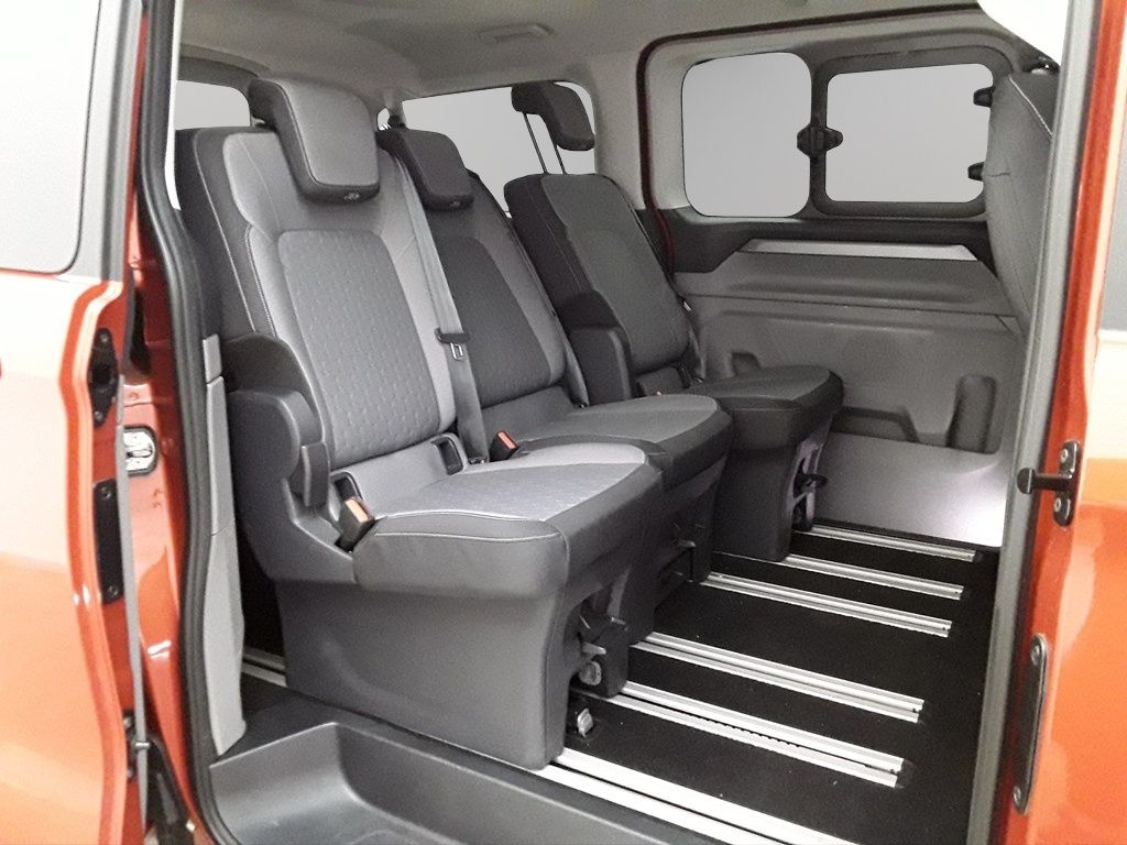 Fahrzeugabbildung Ford Tourneo Custom Bus 320 L1 Titanium AHK Navi LED