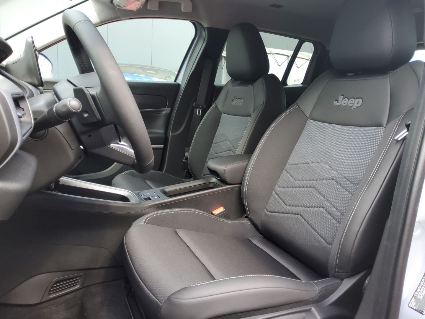 Fahrzeugabbildung Jeep Avenger Summit Sonderlack SHZ, 360°Sensoren, Key