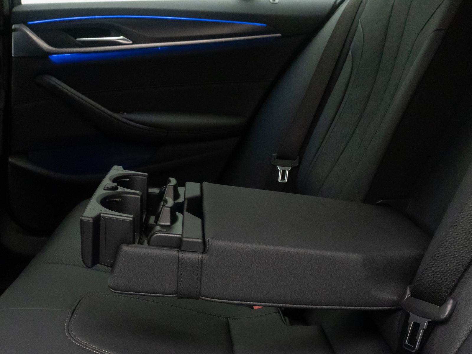 Fahrzeugabbildung BMW 530d M Sport 4xKlima HUD DAB Kamera Laser 18Zoll