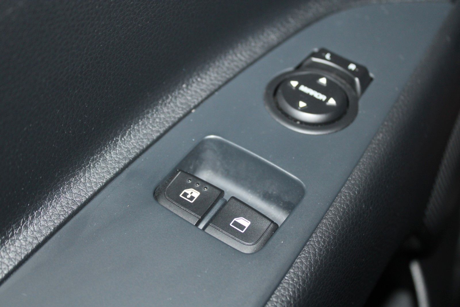 Fahrzeugabbildung Kia Stonic KLIMA NAVI Kamera PDC DAB usw. 1.Hand