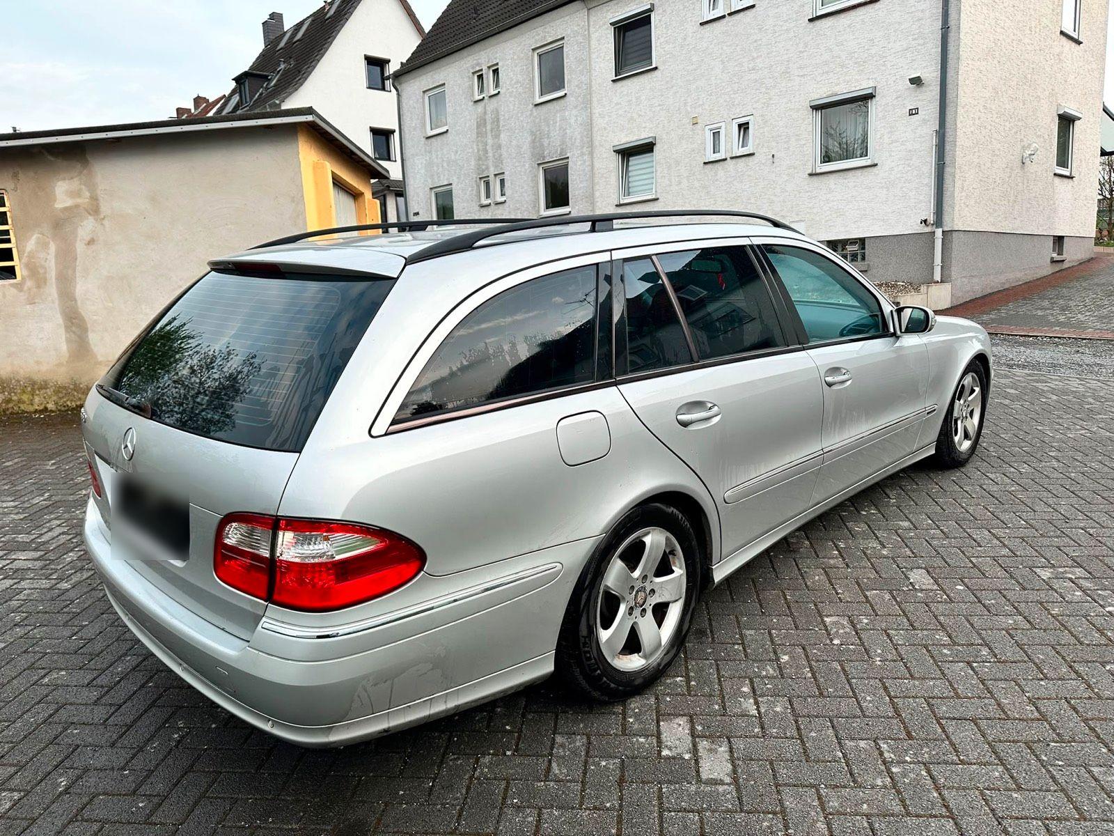 Mercedes-Benz E350 2005 — interior