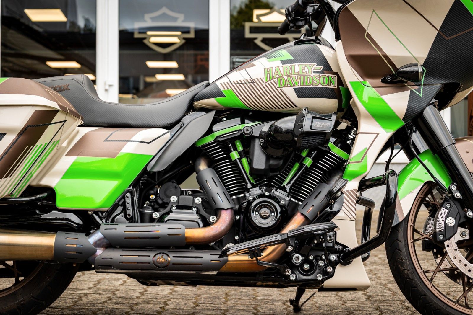 Fahrzeugabbildung Harley-Davidson FLTRXST Road Glide ST - Clubstyle - Kesstech -