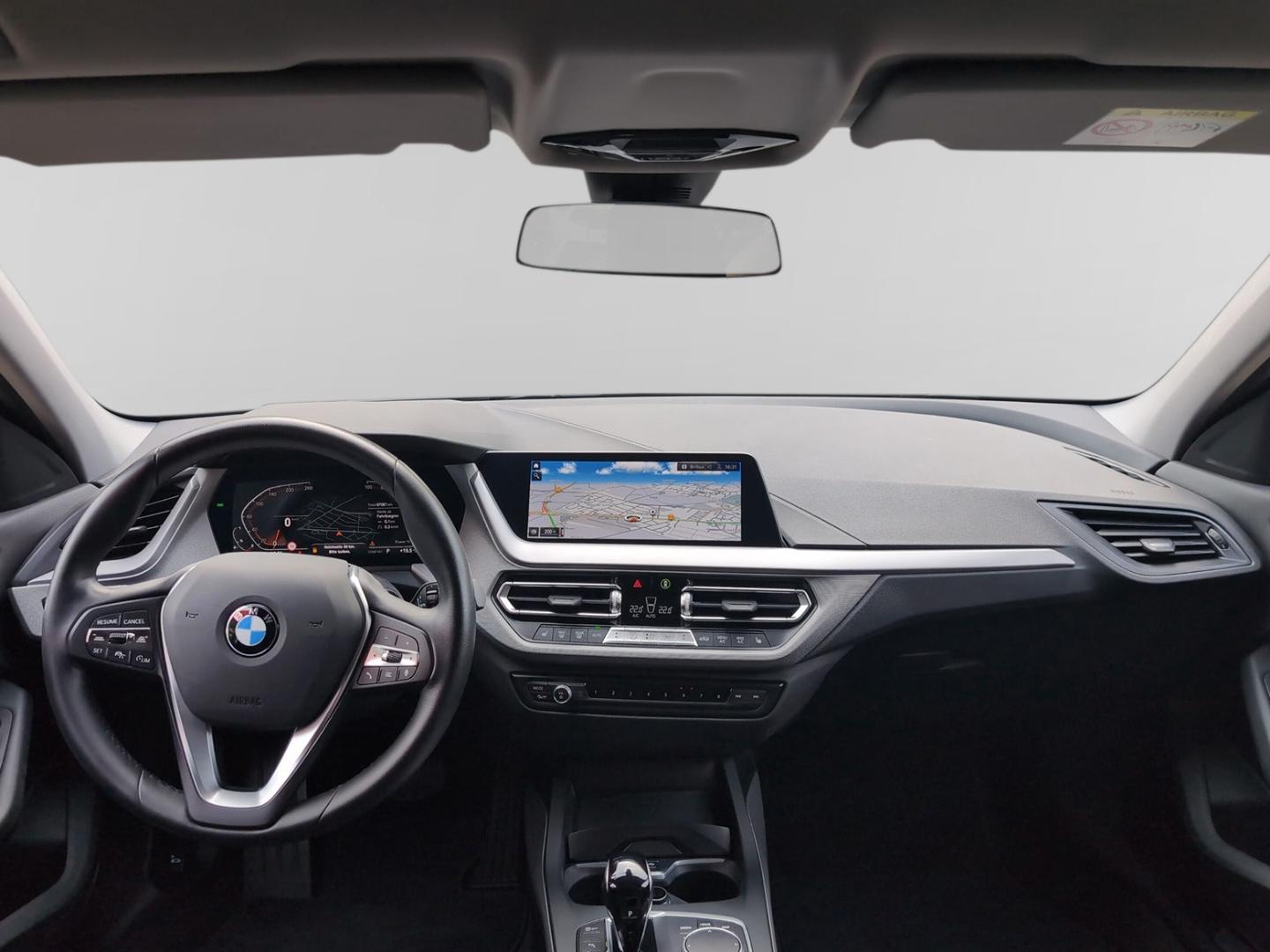 BMW 118 i Advantage, DCT, Parkassistent-Paket, SH