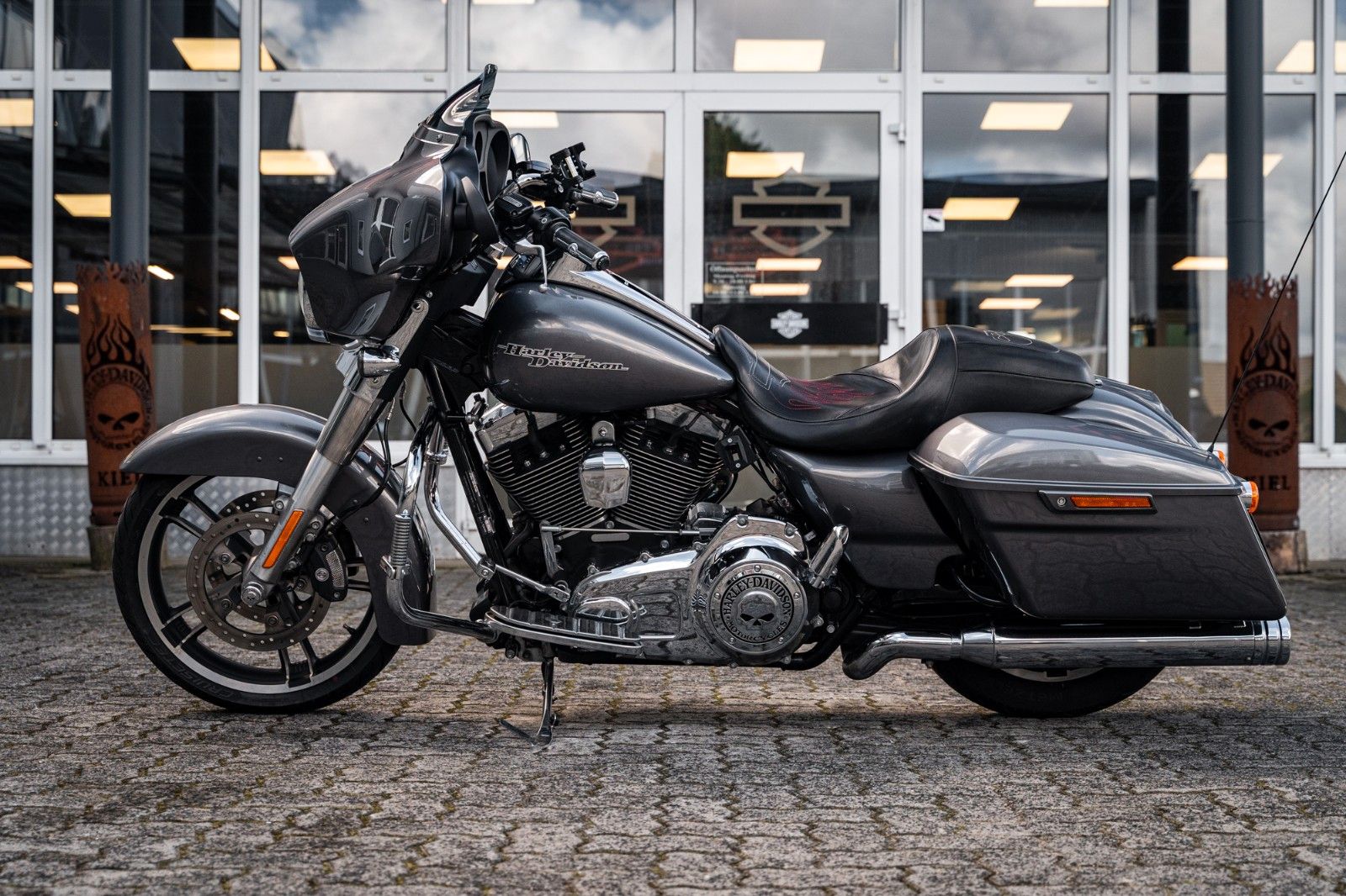 Fahrzeugabbildung Harley-Davidson FLHX Street Glide 103 cui - Kesstech -