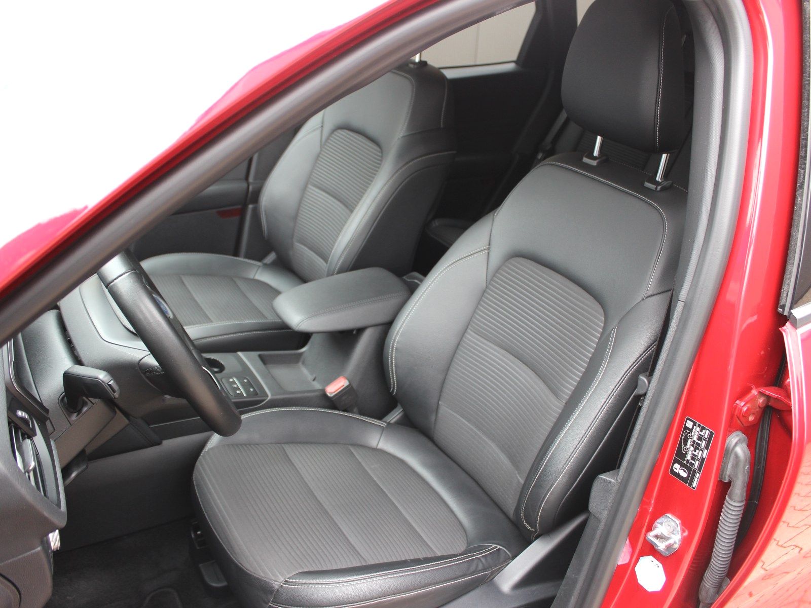 Fahrzeugabbildung Ford Kuga Plug-In Hybrid Titanium X 2,5 Duratec