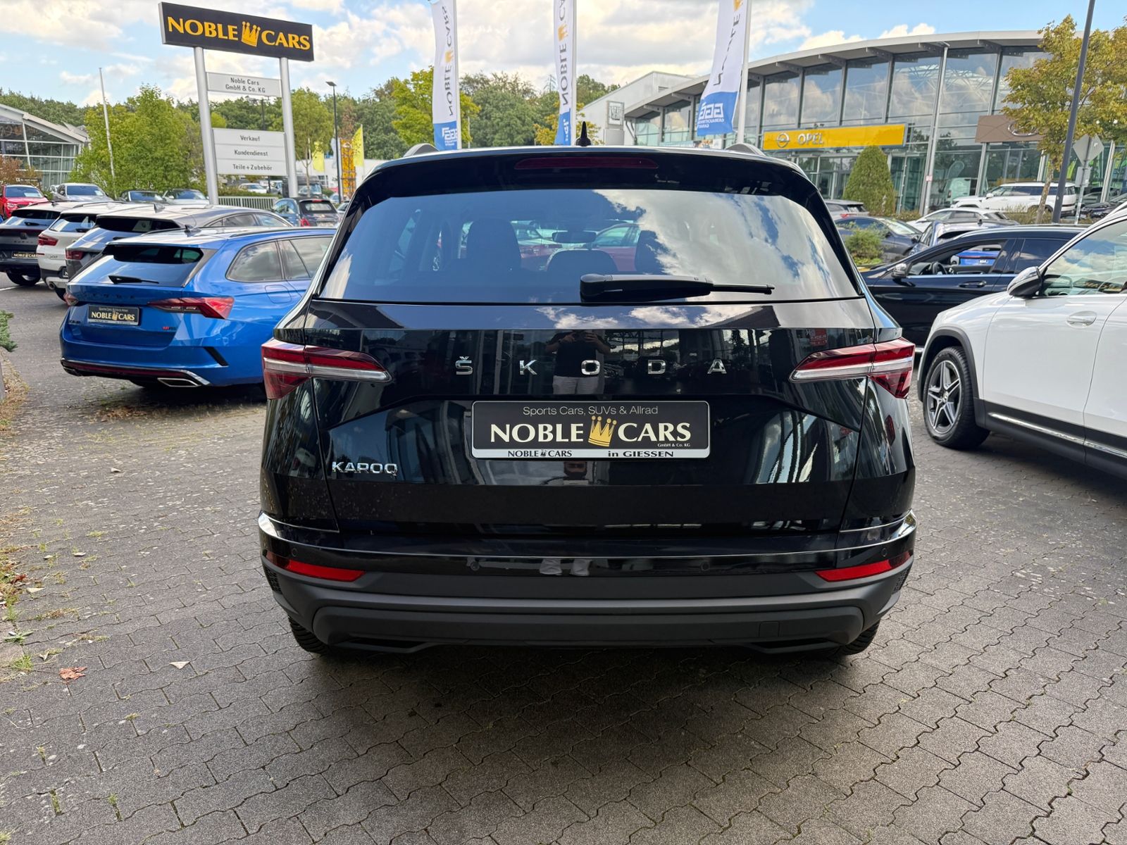 Fahrzeugabbildung SKODA KAROQ 1.5 TSI DSG AHK AMB LED NAVI