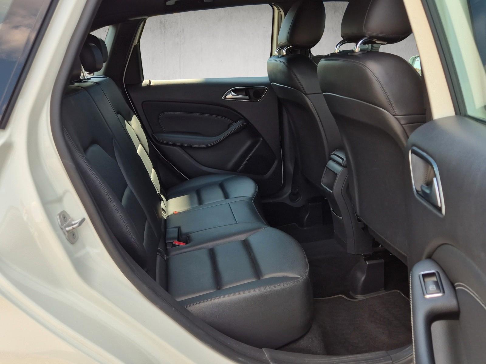 Mercedes-Benz B 180 Urban/Panorama/Amg 18"/Xenon/Navi