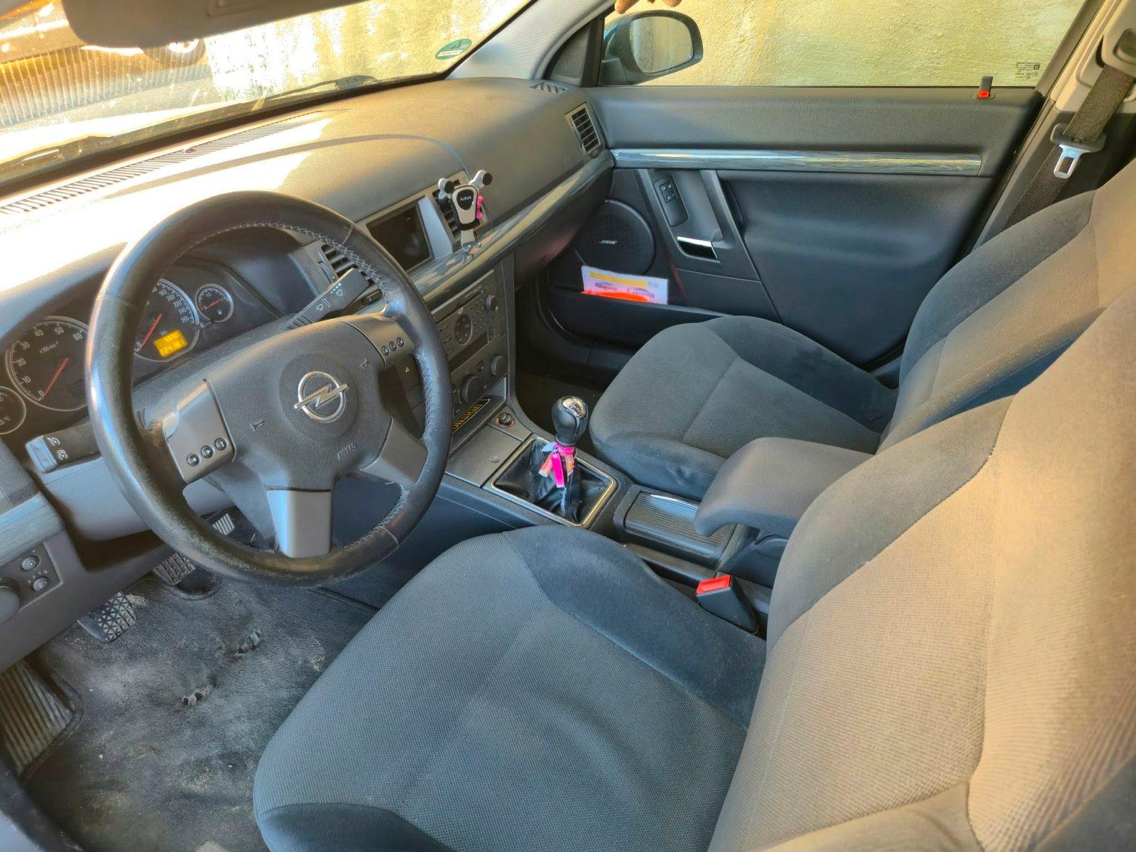 Opel Vectra 2004 — photo 5