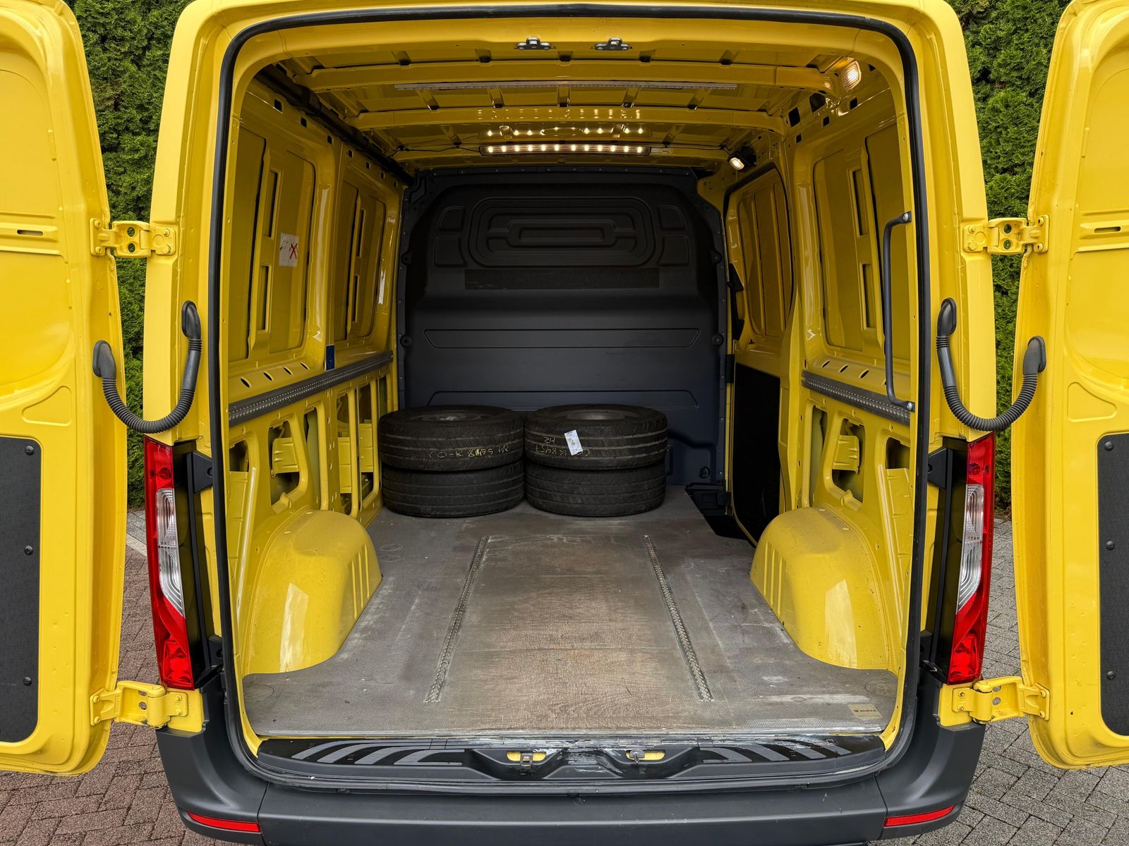 Fahrzeugabbildung Mercedes-Benz Sprinter III Kasten 316CDI RWD L1 MBUX+KAM+KLIMA