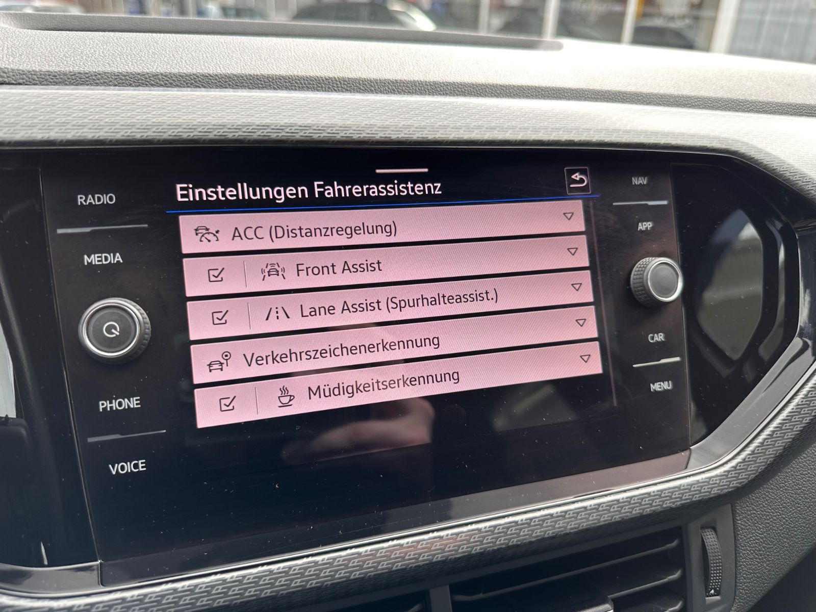 Fahrzeugabbildung Volkswagen T-Cross Style R Line 1.5 TSI DSG LED/Navi/ACC/AP