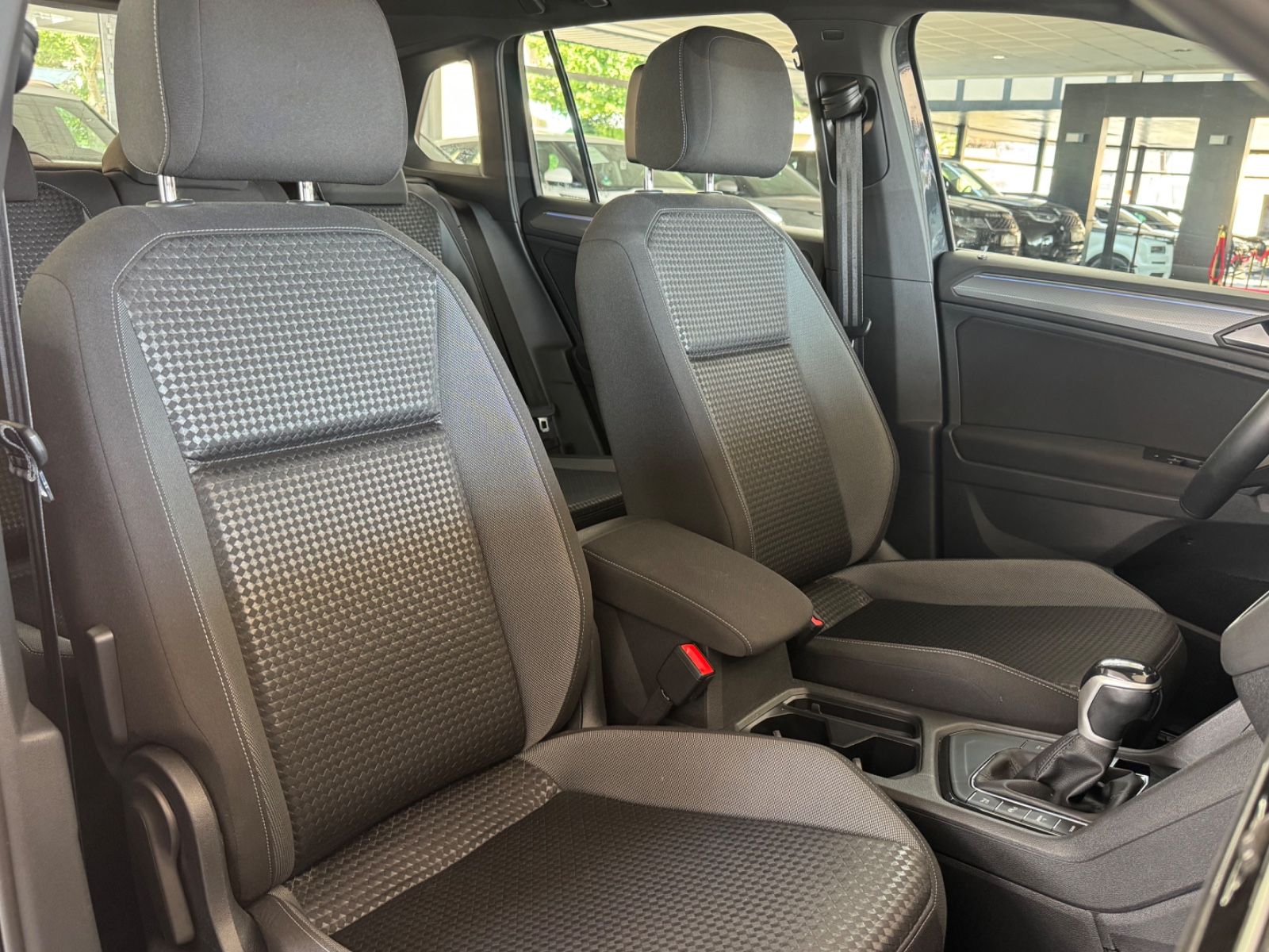 Fahrzeugabbildung Volkswagen Tiguan Active eHybrid/Navi/LED/AHK/HUD/360°Cam/