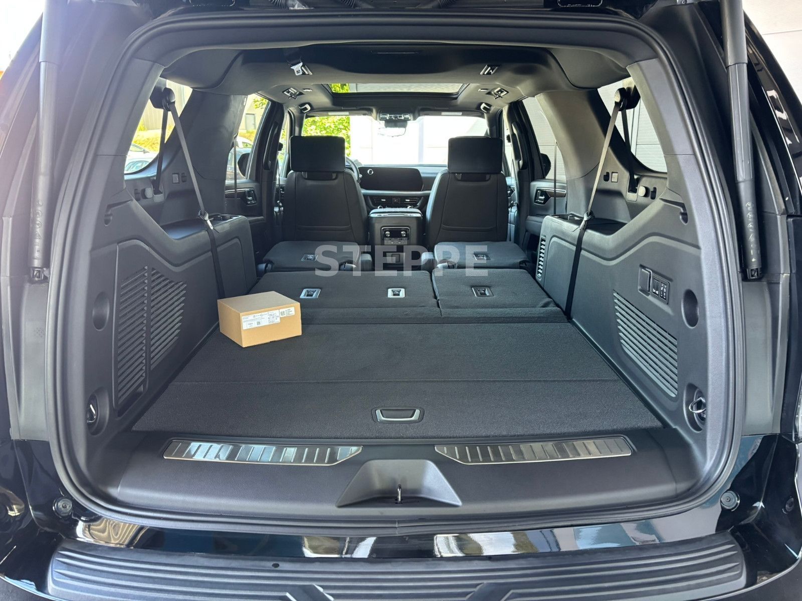 Chevrolet MY26 Suburban 6,2 High Country AHK  22" Luftfed.
