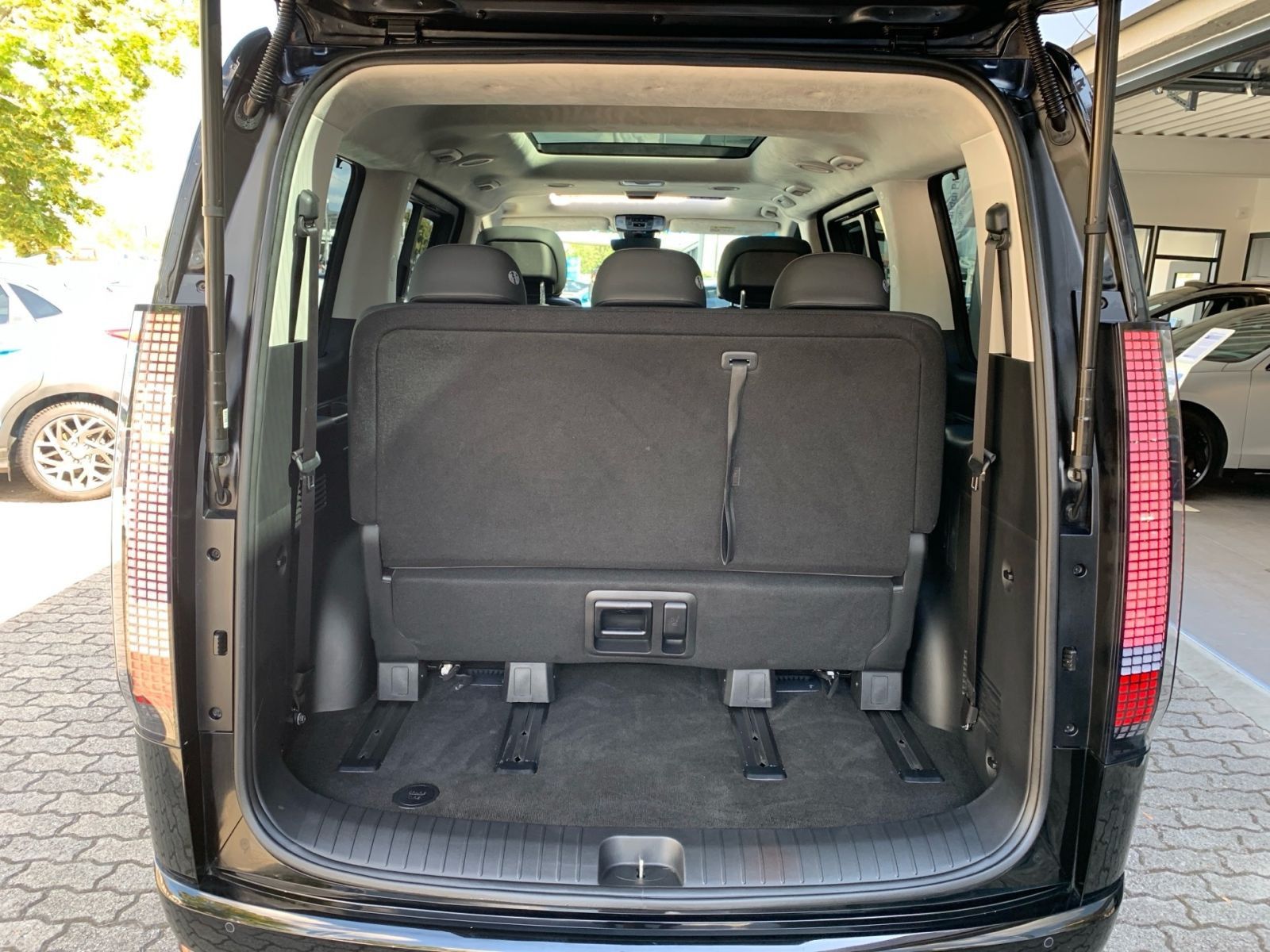 Fahrzeugabbildung Hyundai STARIA 2.2 CRDi Signature 4WD Panorama