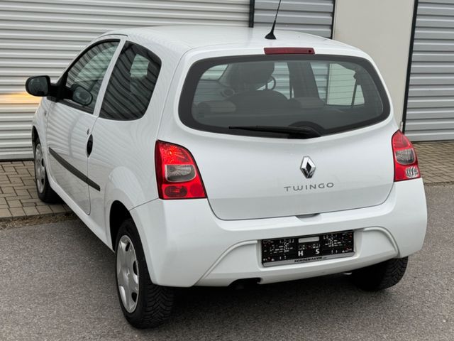 Renault Twingo 1.2-1.Hand-Reifen NEU!TÜV 12/2025