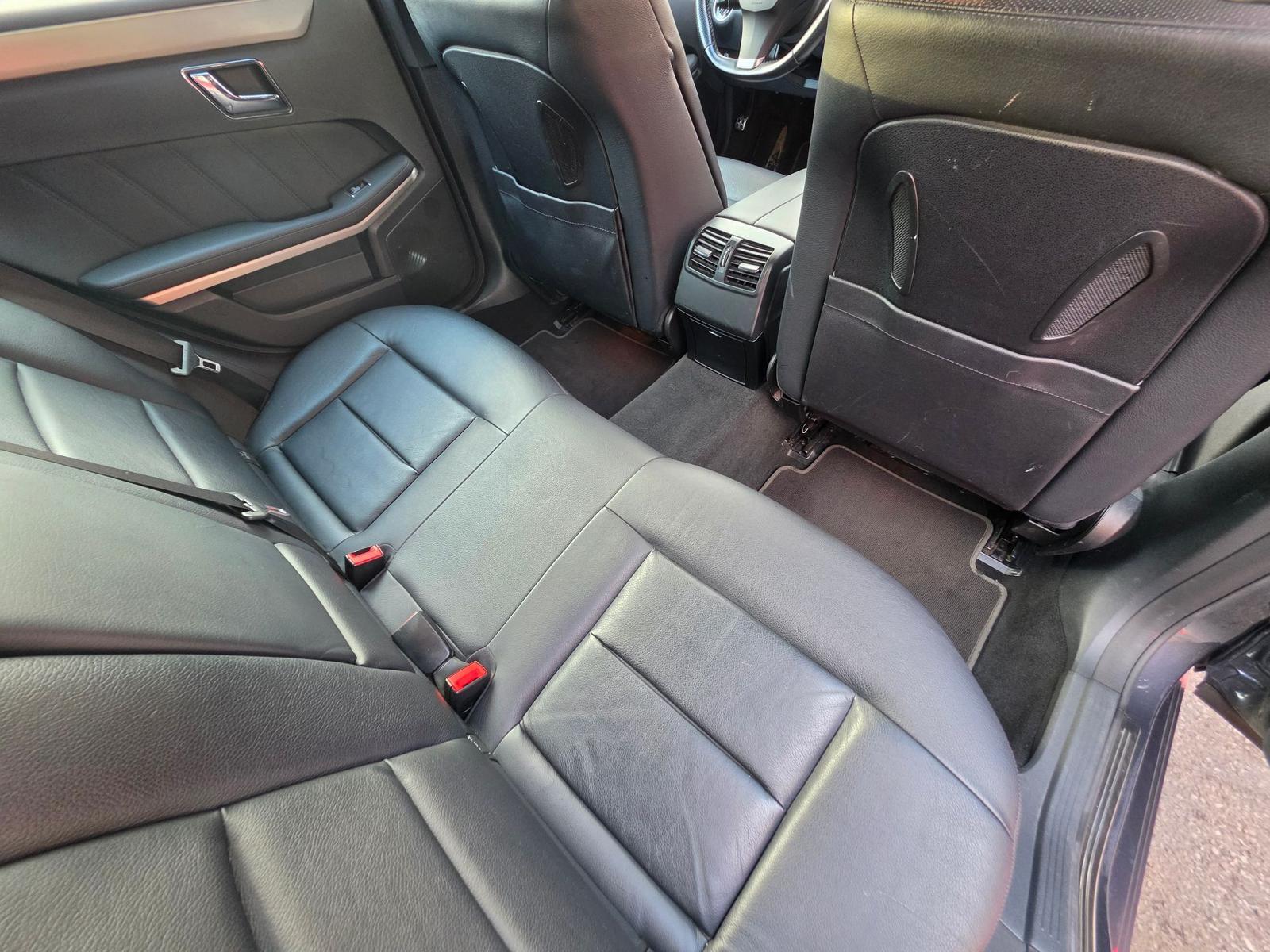 Mercedes-Benz E350 2011 — photo 12
