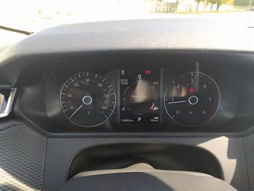 Land-Rover Range Rover Velar - 11