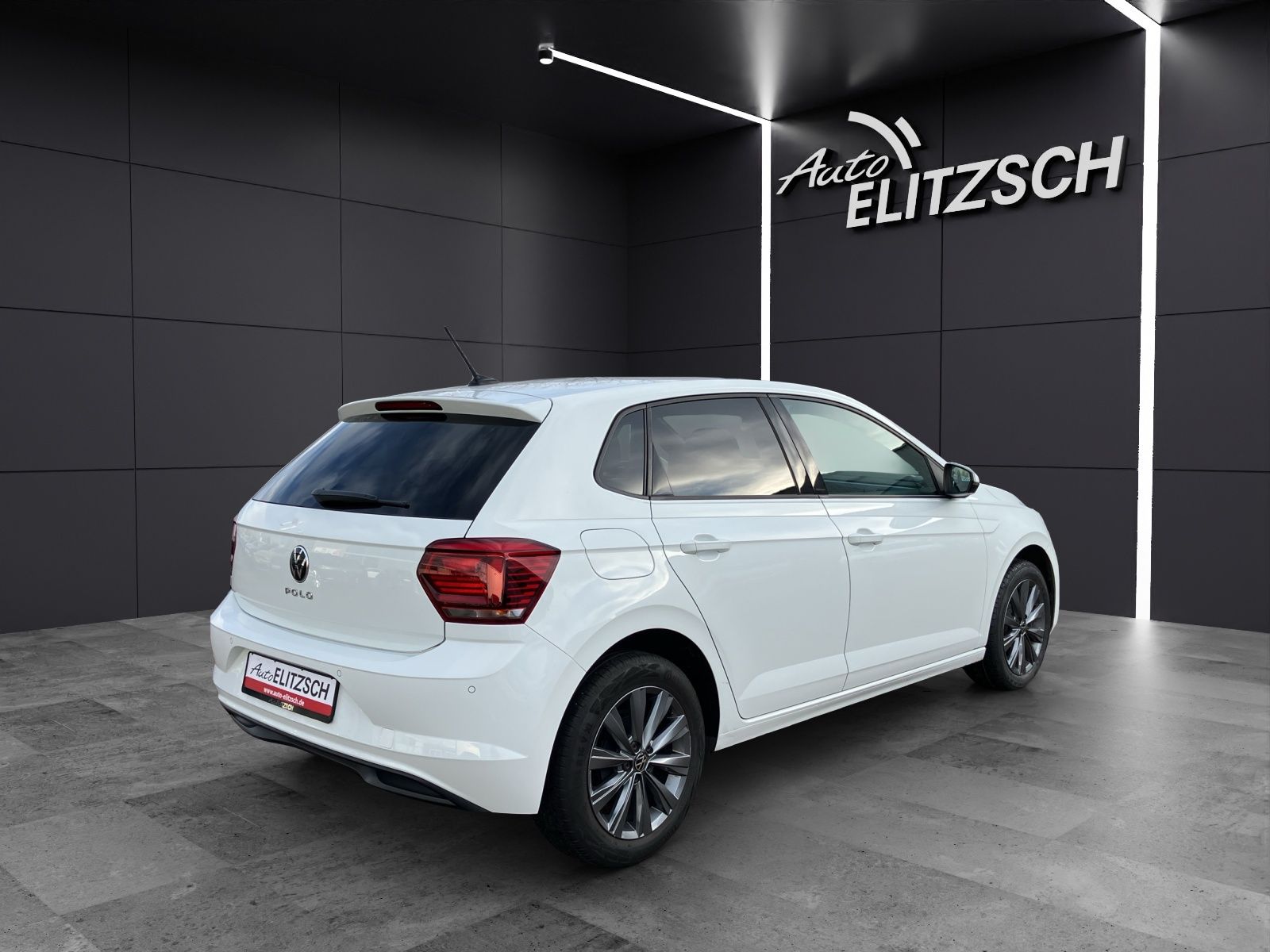 Fahrzeugabbildung Volkswagen Polo TSI Highline DSG LED ACC 16" SHZ Navi AppCo